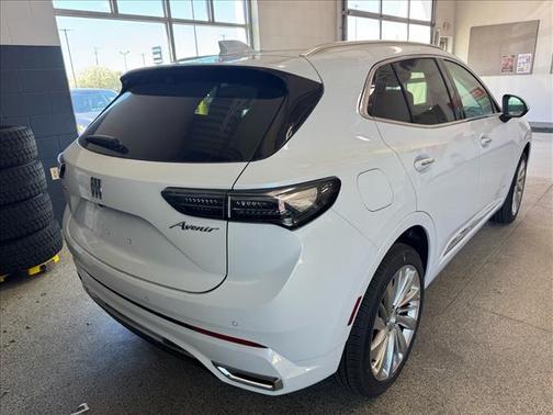 Iridescent White Tricoat (gep) 2026 Buick Envision Avenir AWD