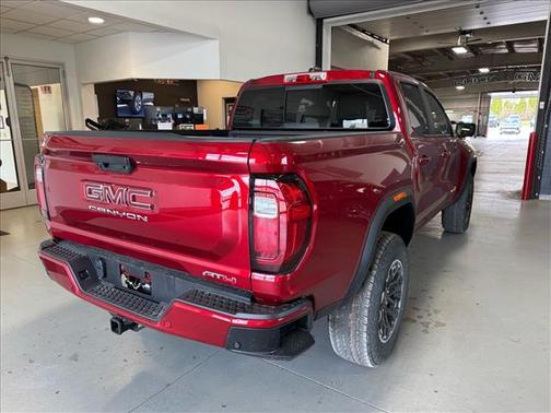 Volcanic Red Tintcoat (gnt) 2026 GMC Canyon AT4