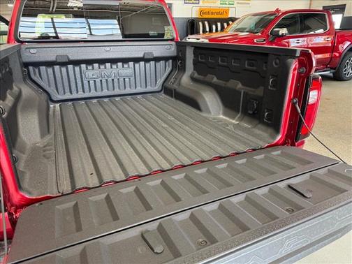 Volcanic Red Tintcoat (gnt) 2026 GMC Canyon AT4