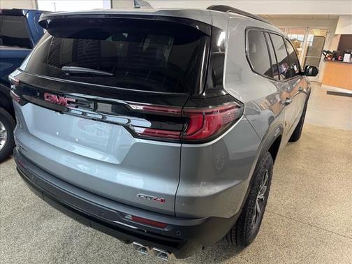 2026 GMC Acadia AWD AT4