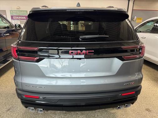 2026 GMC Acadia AWD AT4