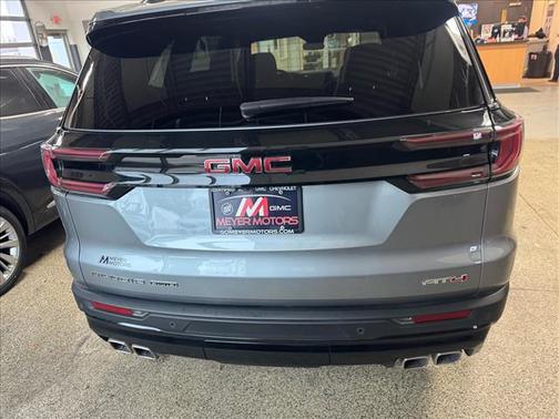 2024 GMC Acadia AWD AT4