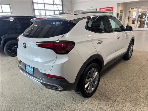 White Frost Tricoat (gp5) 2023 Buick Encore GX Essence