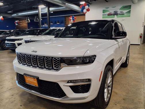 2022 Jeep Grand Cherokee Summit