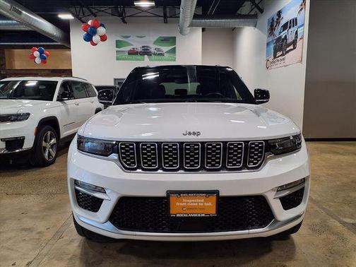 2022 Jeep Grand Cherokee Summit