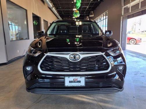 Midnight Black 2023 Toyota Highlander XLE