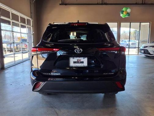 Midnight Black 2023 Toyota Highlander XLE