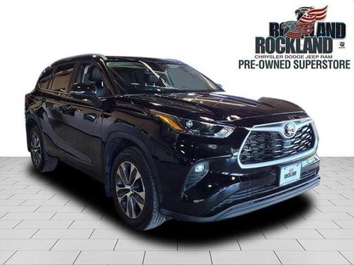 Midnight Black 2023 Toyota Highlander XLE