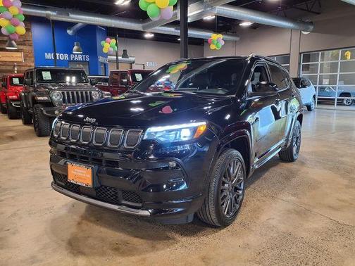Diamond Black 2022 Jeep Compass Altitude