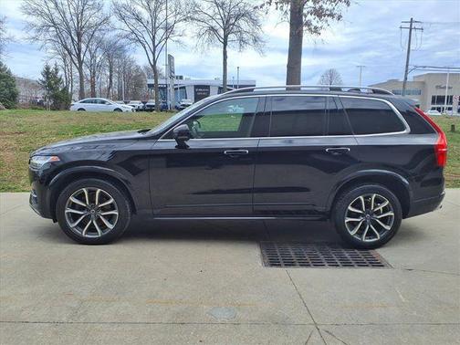 Onyx Black Metallic 2019 Volvo XC90 T5 Momentum