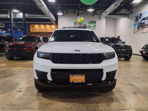 Bright White Clearcoat 2025 Jeep Grand Cherokee L Laredo