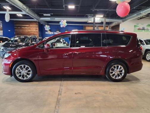 2021 Chrysler Pacifica Touring-L