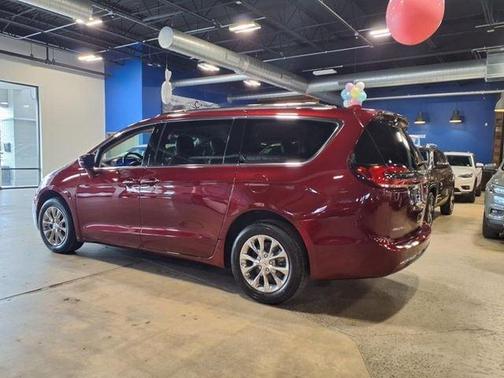 2021 Chrysler Pacifica Touring-L