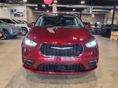 2021 Chrysler Pacifica Touring-L