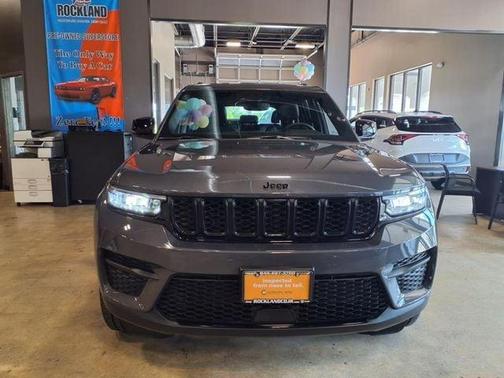2023 Jeep Grand Cherokee Altitude