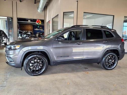 2023 Jeep Cherokee Altitude Lux