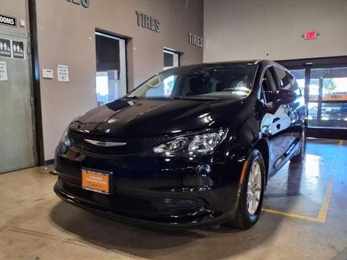 2024 Chrysler Voyager LX