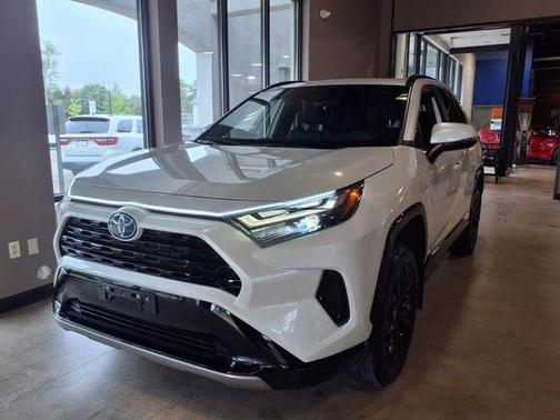 2024 Toyota RAV4 Hybrid SE