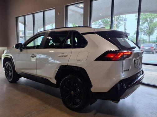 2024 Toyota RAV4 Hybrid SE