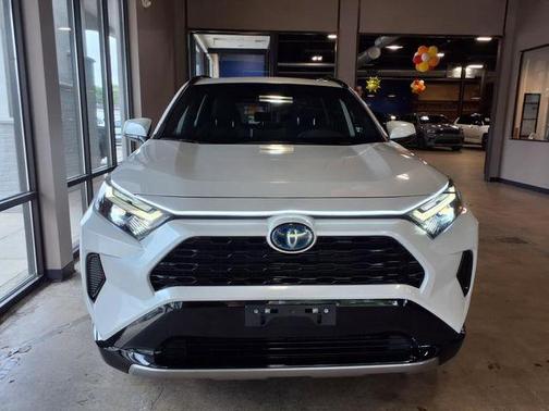 2024 Toyota RAV4 Hybrid SE