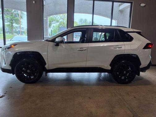 2024 Toyota RAV4 Hybrid SE