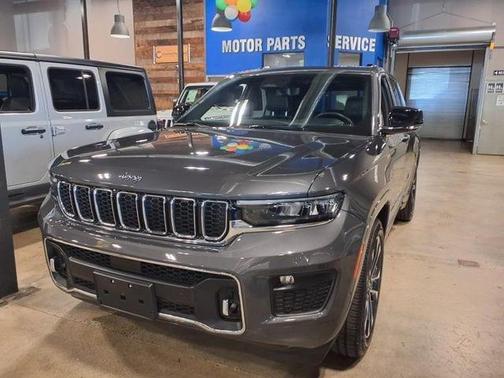 2022 Jeep Grand Cherokee Overland