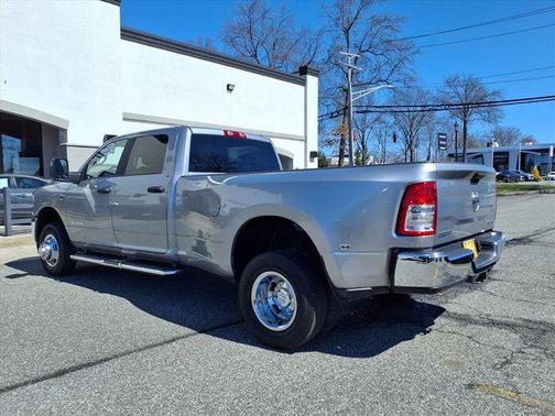 Billet Silver Metallic Clearcoat 2024 RAM 3500 Big Horn