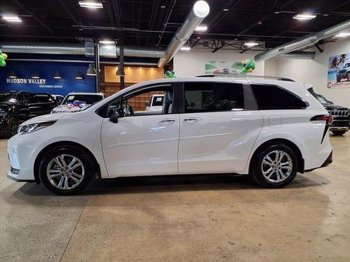 2023 Toyota Sienna XSE