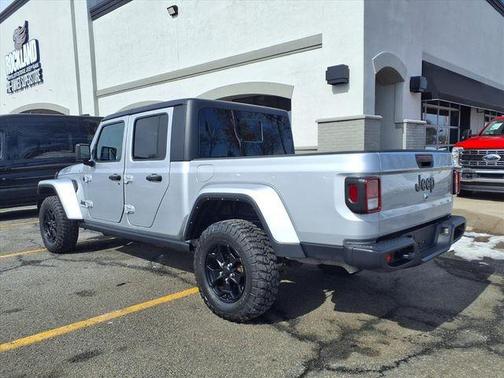 2022 Jeep Gladiator Sport