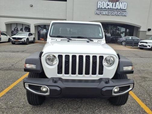 2023 Jeep Gladiator Sport