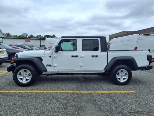 2023 Jeep Gladiator Sport