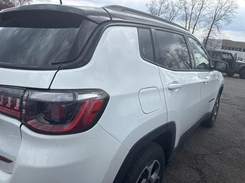 Bright White Clearcoat 2022 Jeep Compass Trailhawk