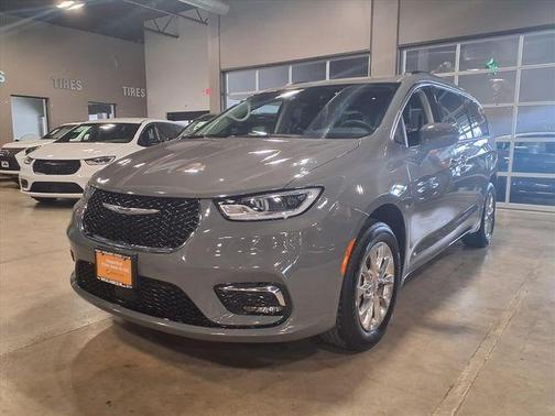 2022 Chrysler Pacifica Touring-L