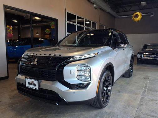 Gray 2024 Mitsubishi Outlander SEL