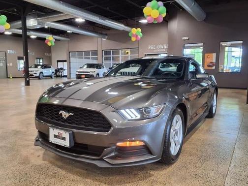 Magnetic 2017 Ford Mustang V6