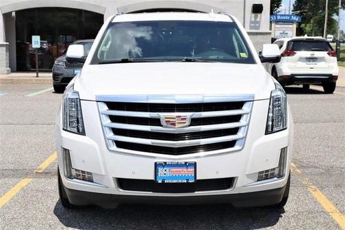 Photo 2 of 21 of 2019 Cadillac Escalade Luxury