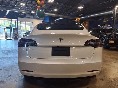 2022 Tesla Model 3 Base