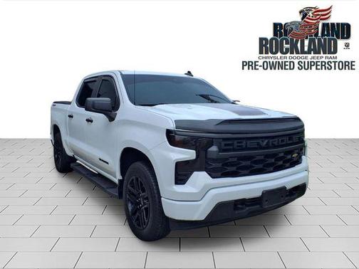 Summit White 2023 Chevrolet Silverado 1500 Custom