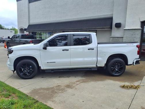 Summit White 2023 Chevrolet Silverado 1500 Custom