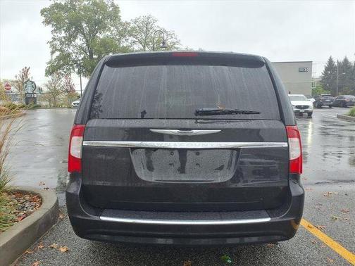 2013 Chrysler Town & Country Touring