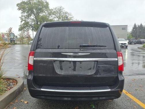 2013 Chrysler Town & Country Touring