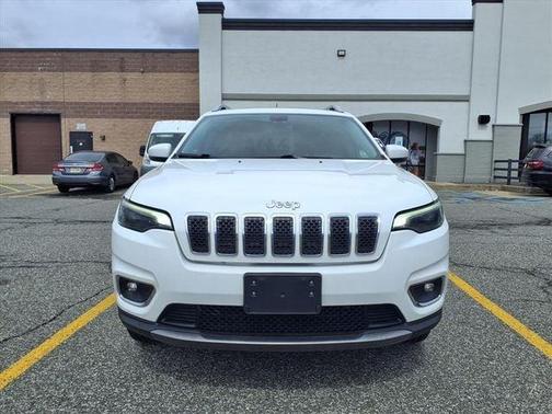 Bright White Clearcoat 2019 Jeep Cherokee Limited