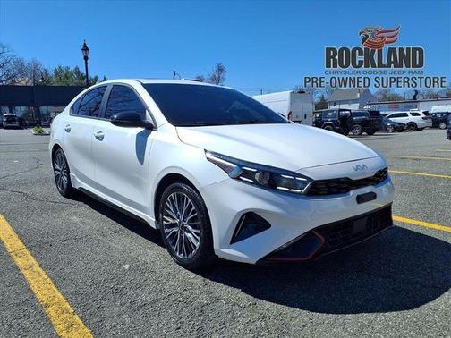 Snow White Pearl 2022 Kia Forte GT-Line