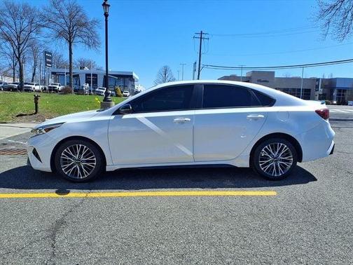 Snow White Pearl 2022 Kia Forte GT-Line