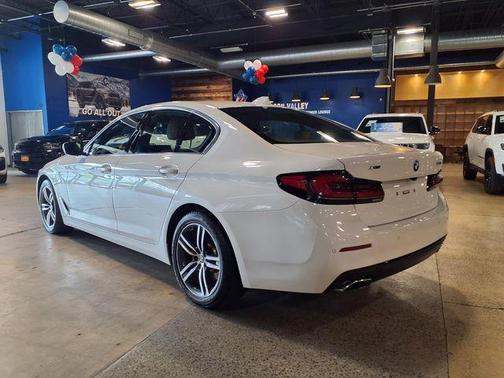 Alpine White 2023 BMW 530 i xDrive