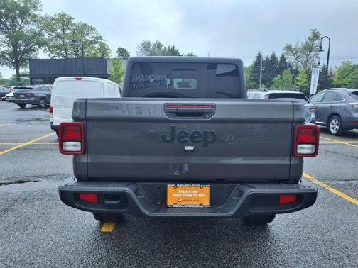 2023 Jeep Gladiator Sport