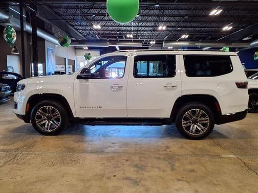 Bright White Clearcoat 2024 Jeep Wagoneer Series II