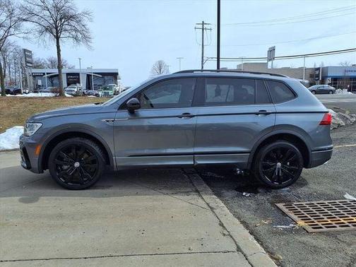 2021 Volkswagen Tiguan 2.0T SE R-Line Black