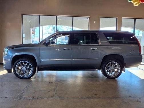 2018 Cadillac Escalade ESV Luxury