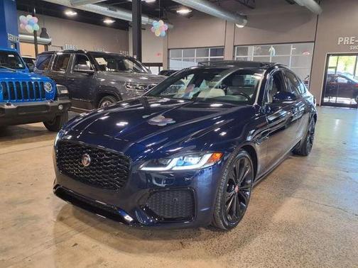 2022 Jaguar XF SE